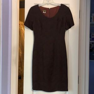 Beautiful Brown Paisley-patterned fitted dress